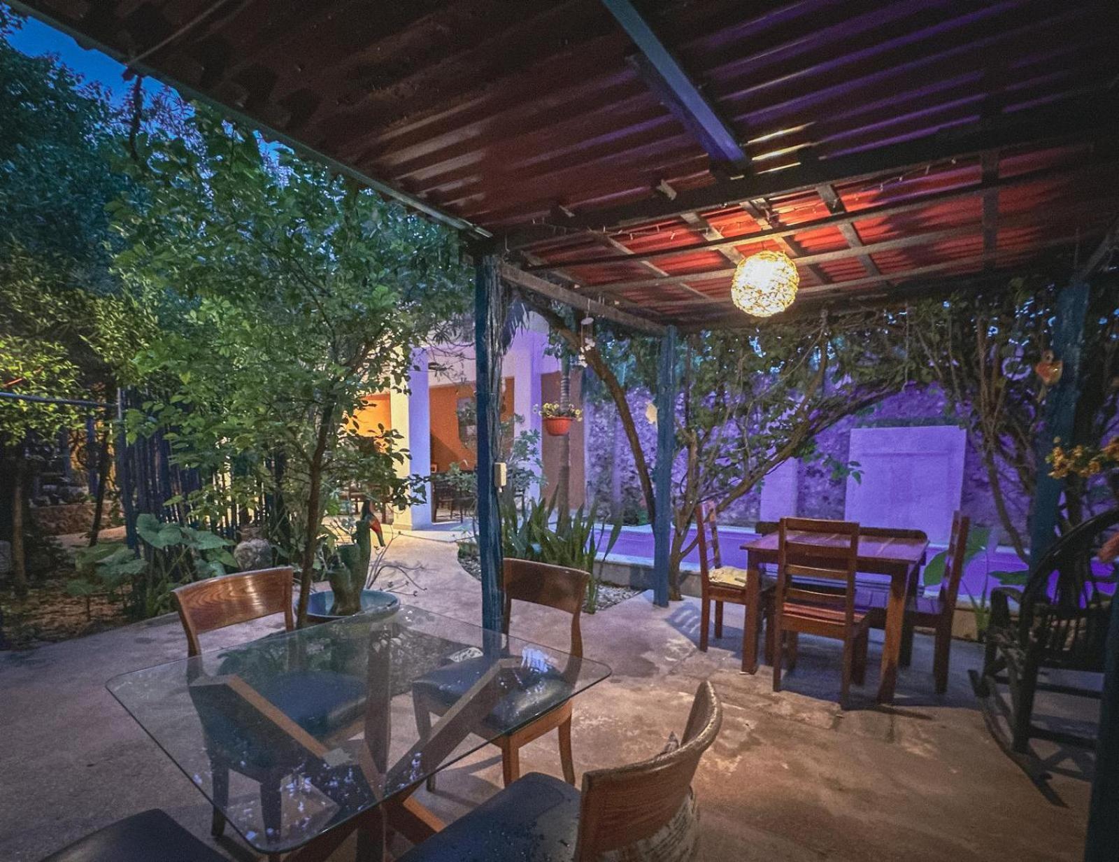 Casa Daniels Guesthouse Вальядолид Экстерьер фото