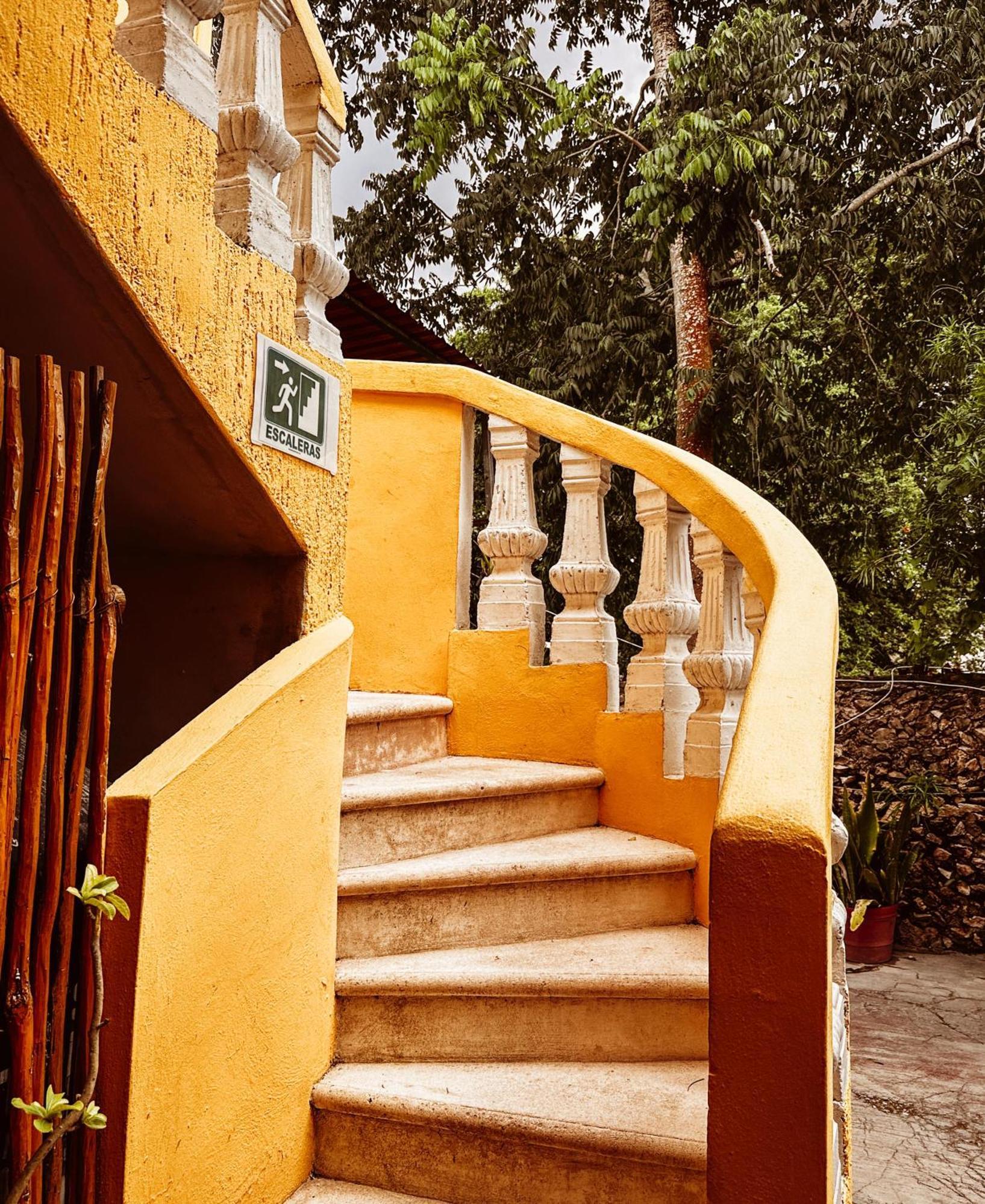 Casa Daniels Guesthouse Вальядолид Экстерьер фото